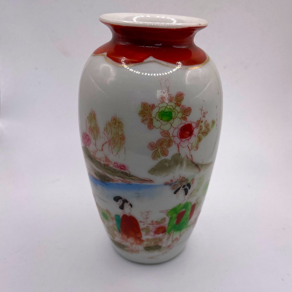 Vintage Japanese Kutani Hand Painted Small Porcelain Vase